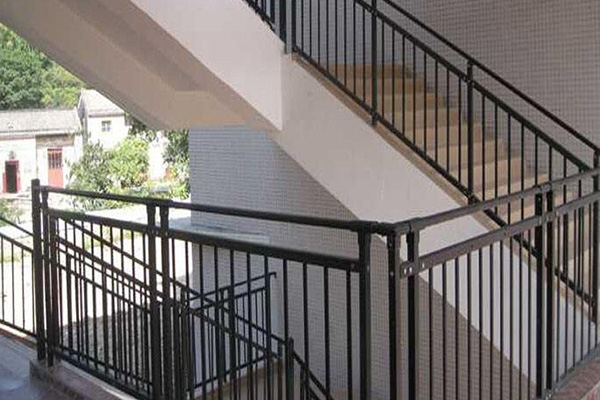 Customized Outdoor Metal Handrail Balcony Stair Porch Deck Fittings Tubular Steel Railing Aluminum Railing System